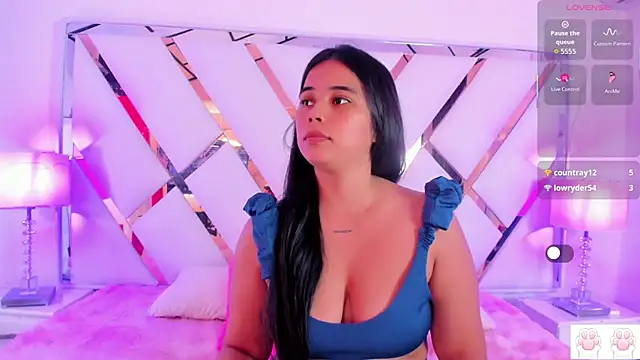 naughtysara20 webcam