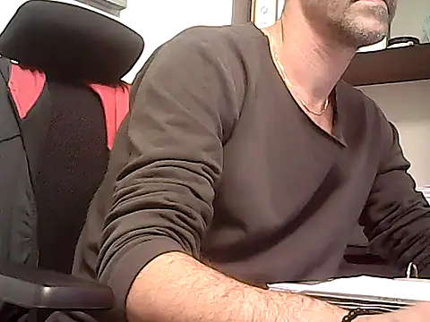 mastercharisma35 (Ask my age) - like tips ??? ı am hetero and office in