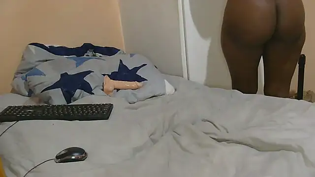 SexyZuluBaddie webcam
