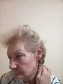 Webcam Model (Calypso-Loove) is live