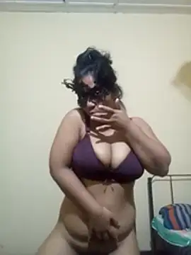 Webcam Model (Expose_Queen)  is live.Free join now!