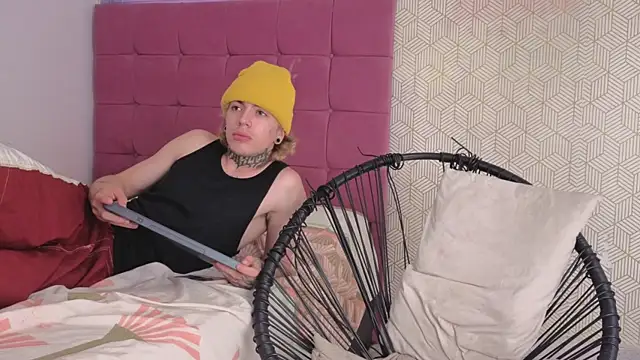 lily_and_wan (G teen) - MASTURBATE WITH FEET