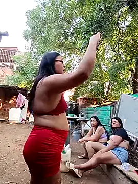 Dirty-Momm-Divorced-Hot