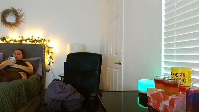 AlyssiaAmoreXO webcam