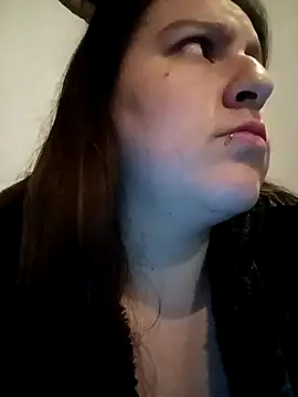 Webcam Model (Ary-) is live