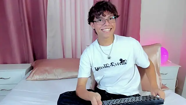 Honeymoon_sariel webcam