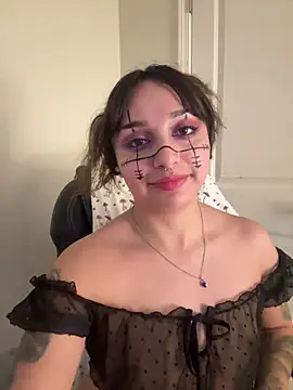 CharmingMaddie webcam