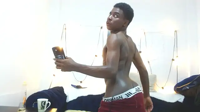 NoahJhonson69 webcam