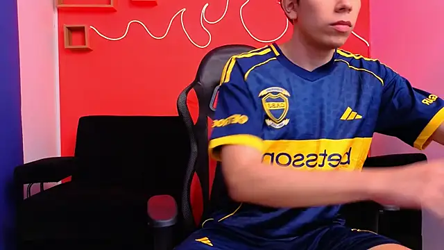 neo_twink (M young) - Play with my nipples and cock