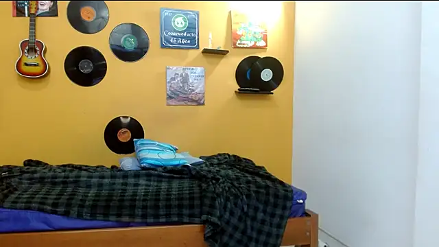 skinnyverus18 webcam