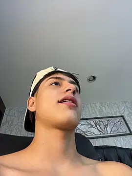 Lander_Cruz's live cam