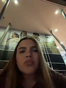 Webcam Model (Colibri_Centaura)  is live.Free join now!