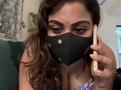 Telugu_dreamgirl_maaya