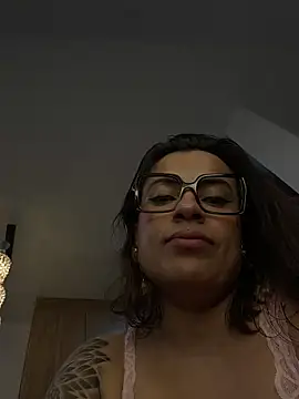 liz_and_thiago webcam