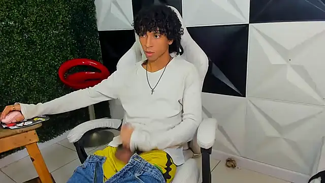 xion_ez (M twink) - masturbation without boxer 🥰