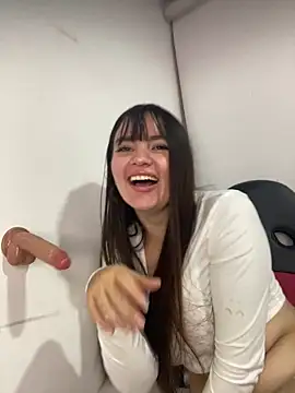 Webcam Model (angel_natural)  is live.Free join now!