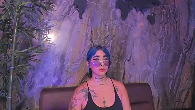 Alahia_Dangelo webcam