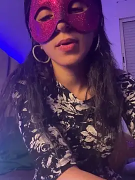 Webcam Model (ZINA-MOROCCO) is live