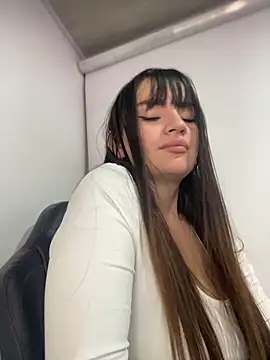 Webcam Model (angel_natural)  is live.Free join now!