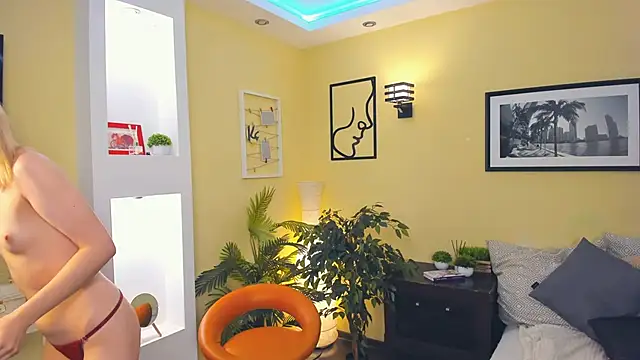 exposed_lizzy webcam