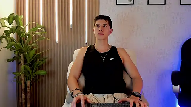 Dorianmistery2322_ webcam