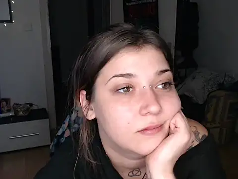 AlienforTwenty webcam