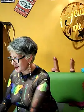 Webcam Model (ilonna2025)  is live.Free join now!