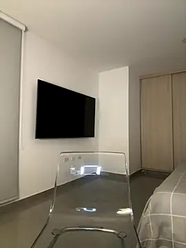 curlyierr (F young) - Undress and get naked