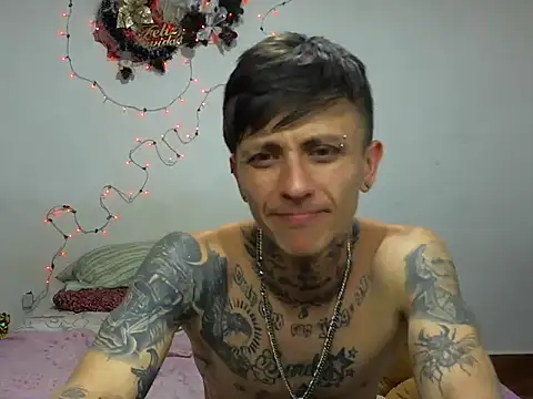 MeganAndMax@xh webcam