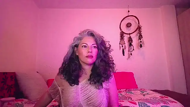 Victoria_Lover webcam