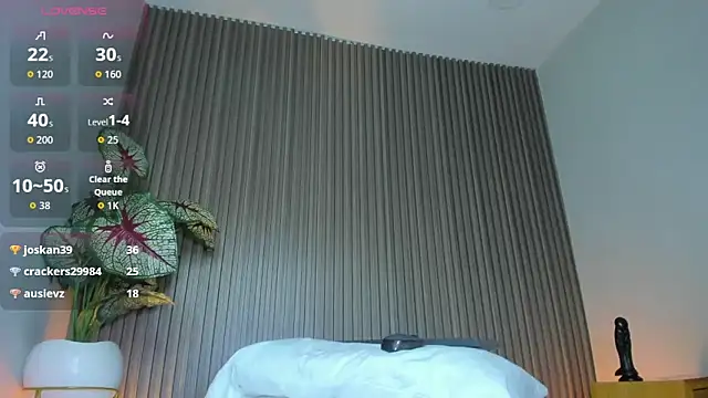 lindaa_natashaa_ webcam