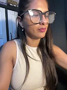 Webcam Model (chicachocolate01)  is live.Free join now!