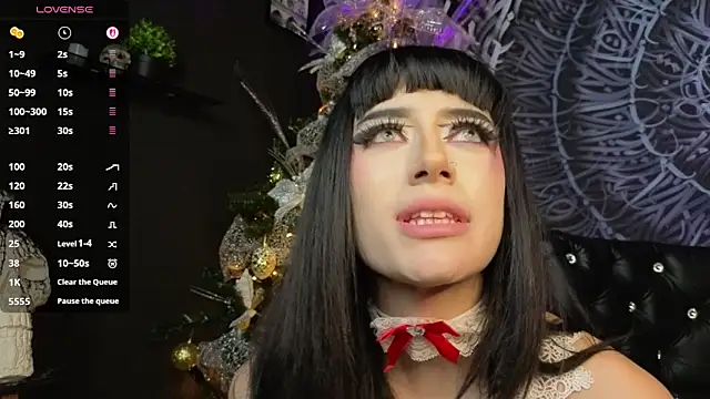 dahlia_darkwood webcam