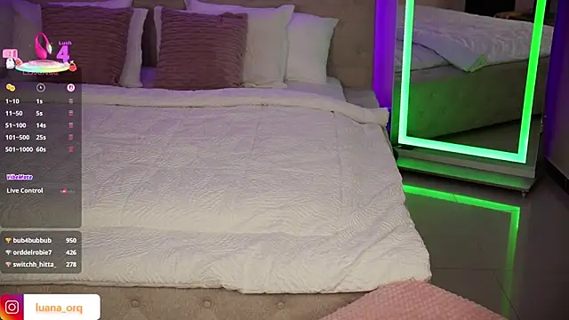 LuanaRisque webcam