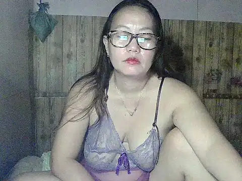 Pinay_BigTits69 webcam
