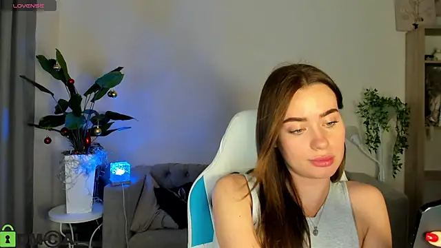 Ameli_Povilain webcam