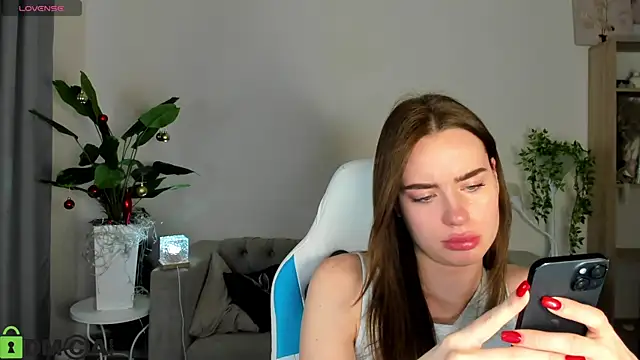 Ameli_Povilain webcam