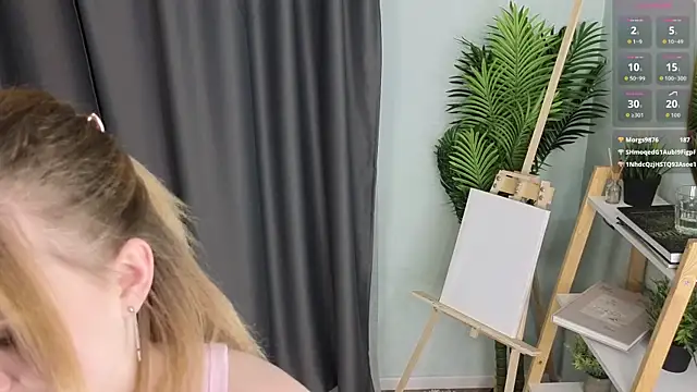 HollieCollelo webcam