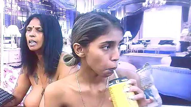 IndianSexySlender webcam