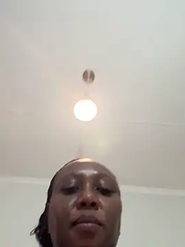 Bootyliciouse21X webcam