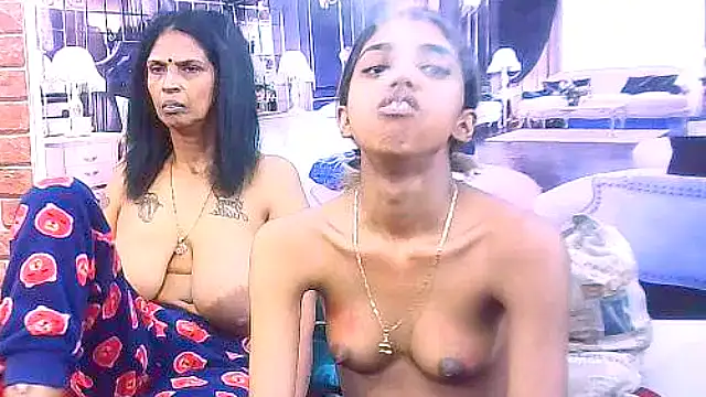 IndianSexySlender webcam
