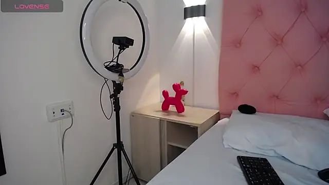 victoria_243 webcam