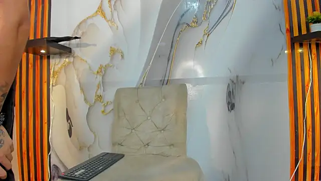 Straight_Guy22 webcam