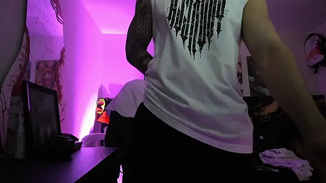 Dominatofstupid webcam