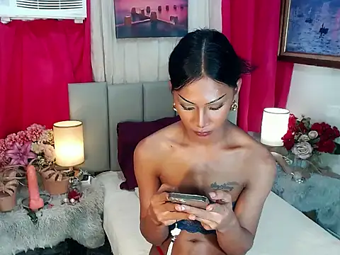 Tarah_MC_Collins webcam