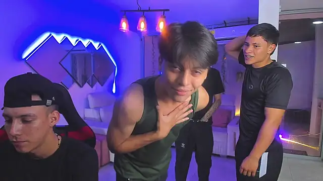 Houseofwarrios webcam