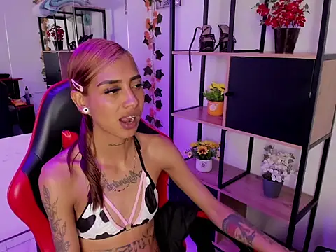 KarlaSlutSkinny__ webcam