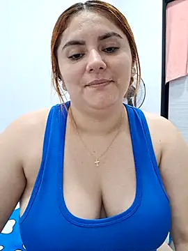 girl_redhead_bigtits webcam