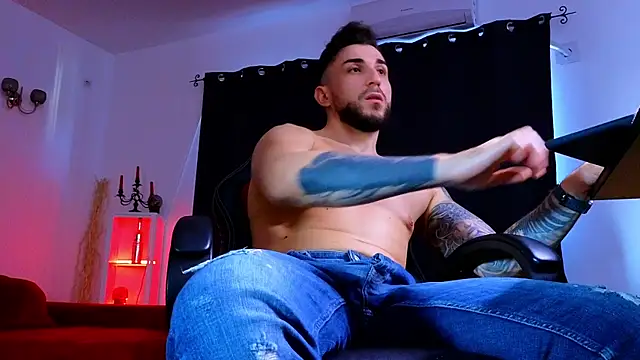 MightyAaron66 webcam