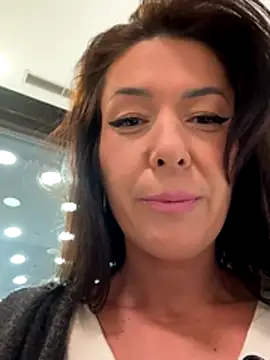 eveangelll from StripChat is Freechat